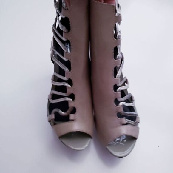 Schutz - Picture 4 of 7